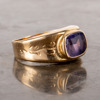 RING, 18k guld, med syntetisk safir, tot vikt ca 2,9 g