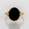 RING, 18k guld, med onyx