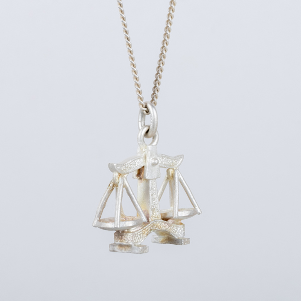 HALSKEDJA MED HÄNGE, silver, sannolikt Tyskland, 1900-talets mitt