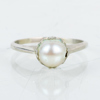 RING, 18k vitguld, med odlad pärla