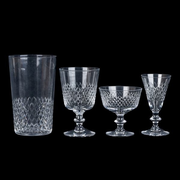 VICKE LINDSTRAND, 40 del, glasservis, "Diamant", Kosta