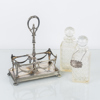 BORDSSTÄLL MED KARAFFER, nysilver och glas, 1800-/1900-tal