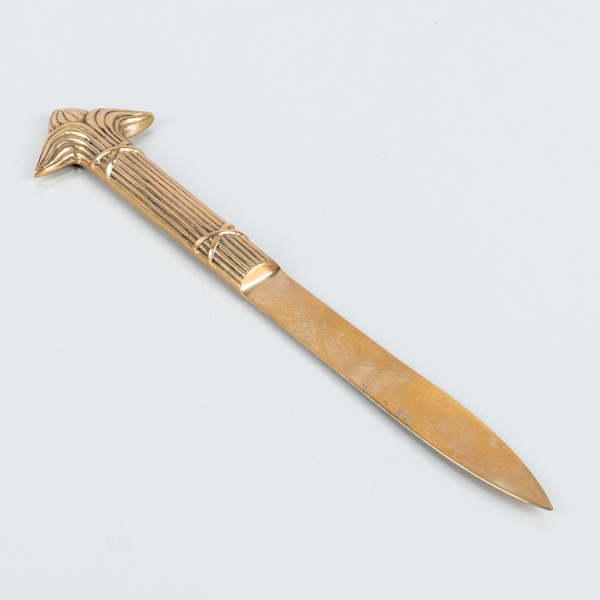 BREVKNIV, mässing, 1900-talets mitt