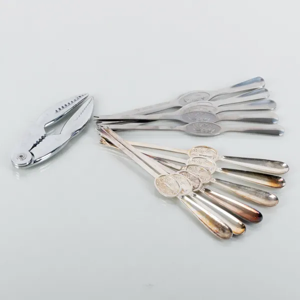 SKALDJURSBESTICK, 13 del, nysilver och rostfritt stål, 1900-tal