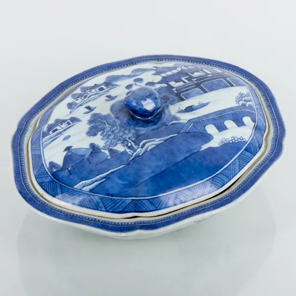 KAROTT, porslin, Kina, Qianlong (1736-1795)
