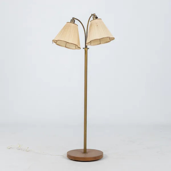 GOLVLAMPA, 1900-talets första hälft