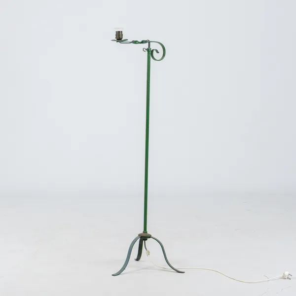 GOLVLAMPA, smide, 1900-talets första hälft
