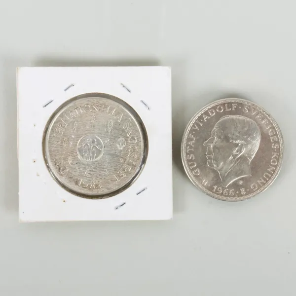 JUBILEUMSMYNT, 2 st, silver, 100 kr 1985 samt 5 kr 1966