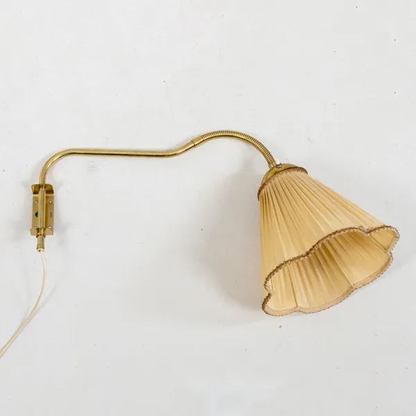 VÄGGLAMPA, mässing, 1900-talets mitt