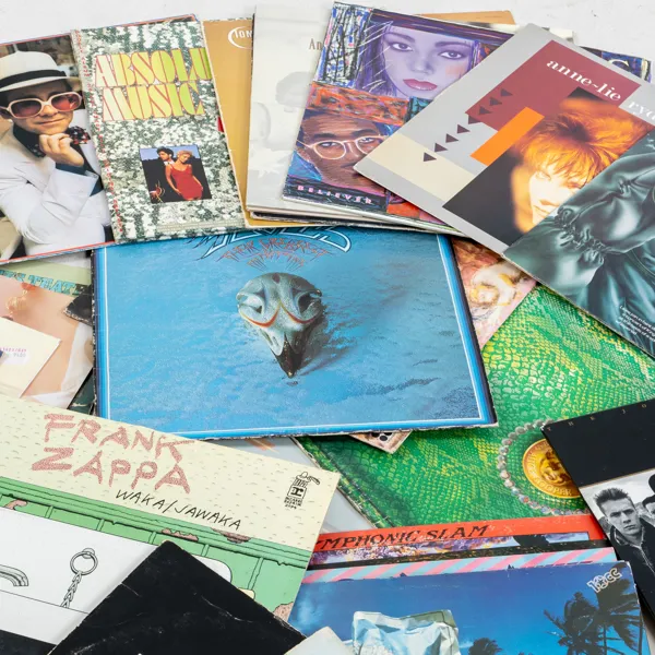 LP-SKIVOR, ca 40 st, bla Magnus Uggla, Madonna, Eva Dahlgren, Jimi Hendrix mm