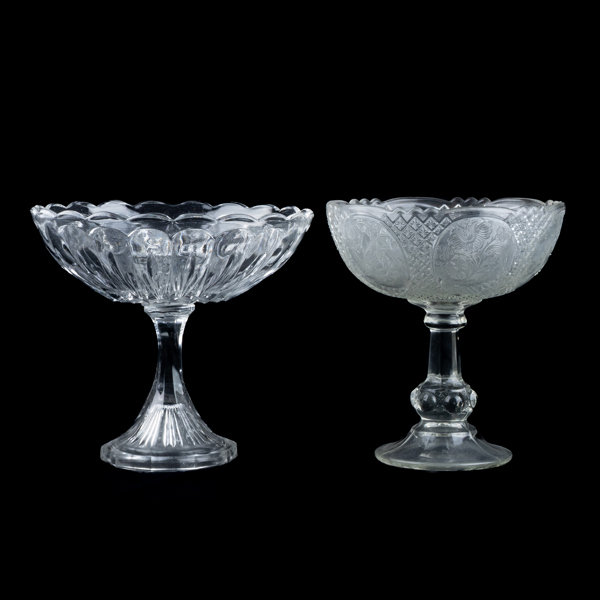 SKÅLAR PÅ FOT, 2 st, glas, 1900-talets första hälft