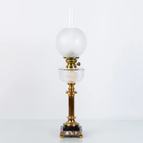 BORDSFOTOGENLAMPA, marmor, mässing och glas, 1900-talets första hälft