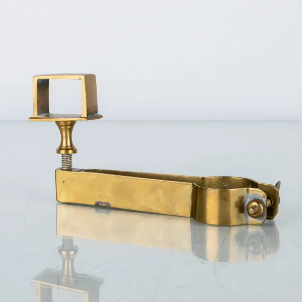 TÄNDSTICKSHÅLLARE/LAMPTILLBEHÖR, mässing, No 027, Gusum, 1900-tal