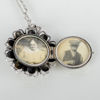 HÄNGE/MEDALJONG MED HALSKEDJA, silver, 1900-tal