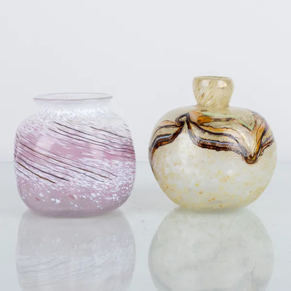 MILAN VOBRUBA (1934-2016), 2 st vaser, glas, Gusum, signerade, 1900-talets andra hälft