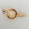 BROSCH, 18k guld, med bla diamanter