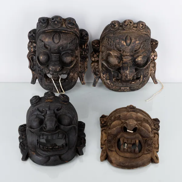 VÄGGMASKER, 4 st, skuret trä, Afrika, 1900-tal