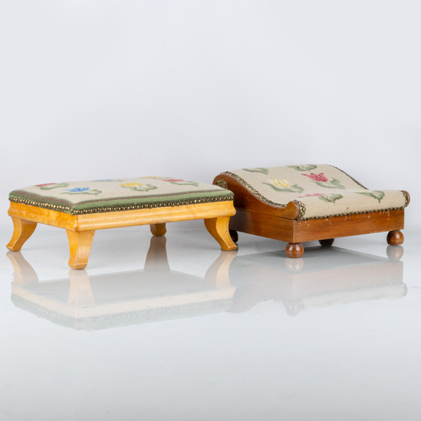 FOTPALLAR, 2 st, 1800-/1900-tal, broderad sits