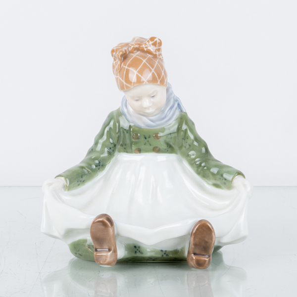 LOTTE BENTER, figurin porslin, Amager girl, Royal Copenhagen