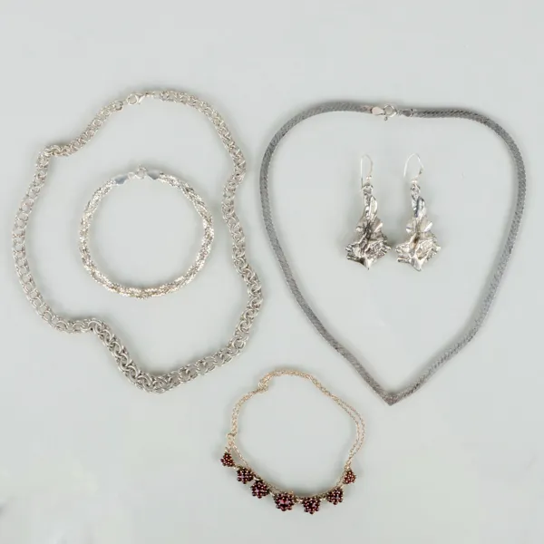 SAMLING SILVERSMYCKEN, bla med granater, 1900-/2000-tal