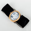 ARMBAND, med lås i låghaltigt guld, snäckskalskamé, 1800-tal