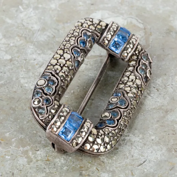 BROSCH, silver, med blå stenar och markasiter, sannolikt 1920-/30-tal
