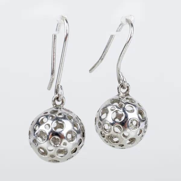 LIISA VITALI (1918-1987), 1 par örhängen, sterlingsilver, "Leppäkerttu", Finland