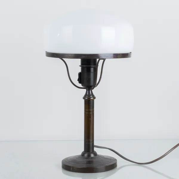 BORDSLAMPA, sk Strindbergslampa, 1900-talets första hälft
