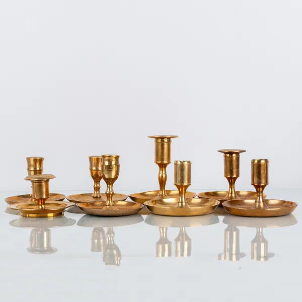 SAMLING LJUSSTAKAR, 8 st, mässing, bla Nyköping och Skultuna, 1800-/1900-tal