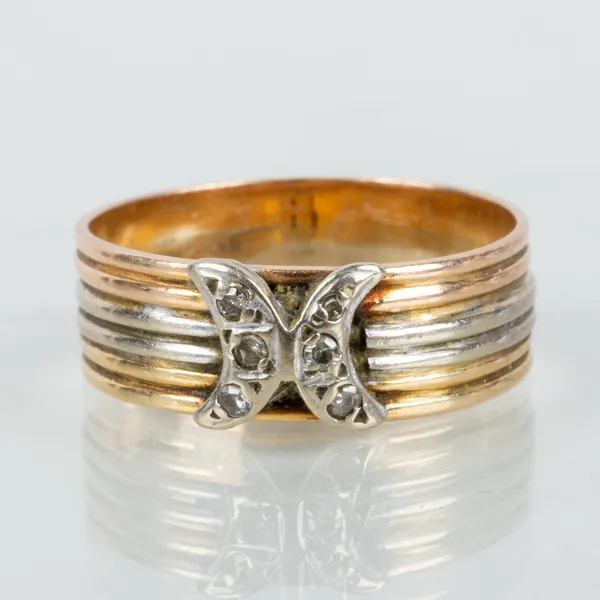 RING, 18k tvåfärgat guld, med mindre diamanter