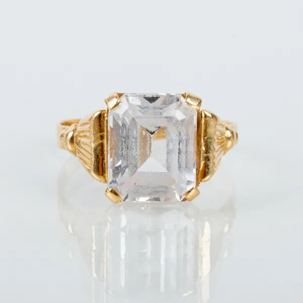 RING, 18k guld, svenska stämplar APP 1957, med bergkristall