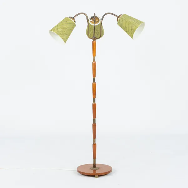 GOLVLAMPA, mässing och trä, 1930-/40-tal