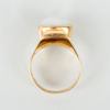 RING, 18k guld, med cabochonslipad opal, 1900-talets mitt