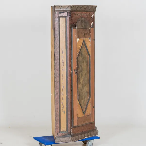 HÖRNSKÅP, allmoge, 1700-talets andra hälft