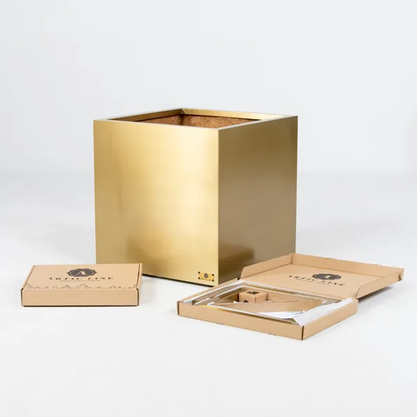 YTTERFODER, mässing, "Square cubic", Arctic Line, samtida