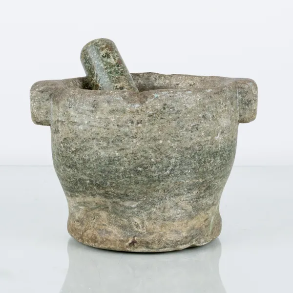 MORTEL MED STÖT, kolmårdsmarmor, 1800-tal, större modell