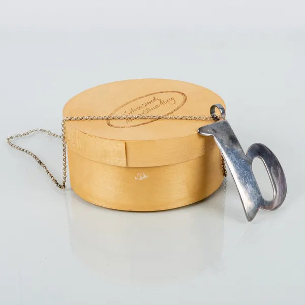 ANNA-STINA ÅBERG, collier, sterlingsilver, med fast hänge i form av bokstaven b, Nyköping 1985