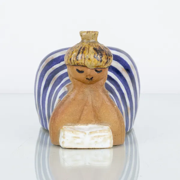 LISA LARSON, figur, stengods, ur serien "ABC-flickor", Gustavsberg