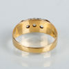 RING, 18k guld, med tre vita stenar