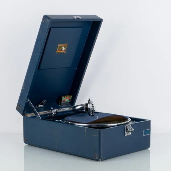 RESEGRAMMOFON, His Masters Voice, England, 1900-talets mitt
