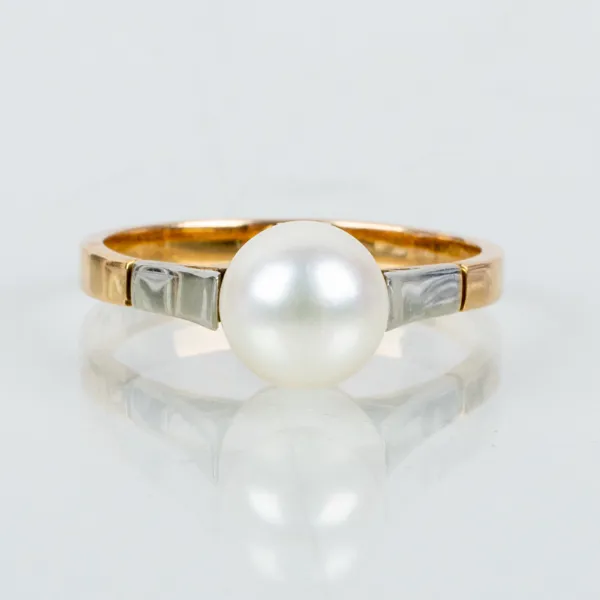 RING, 18k deux couleurs, med odlad pärla, 1900-talets andra hälft