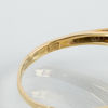 RING, 18k guld, carmosémodell, med safirer och vita stenar