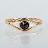 RING, 18k guld, med granat
