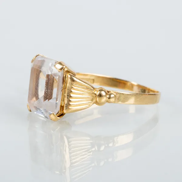 RING, 18k guld, svenska stämplar APP 1957, med bergkristall