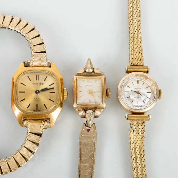 DAMARMBANDSUR, 3 st, Omega, Certina och Moretime, guld på stål, 1900-talets andra hälft