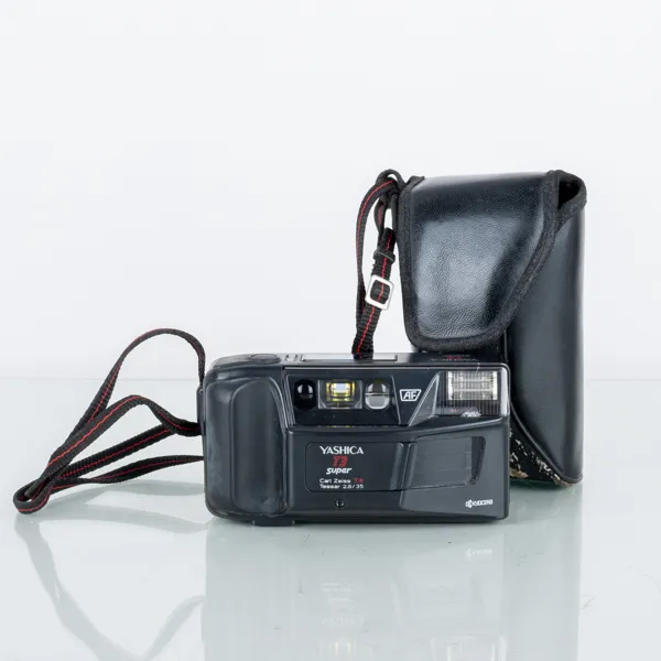 KAMERA, Yashica T3 super