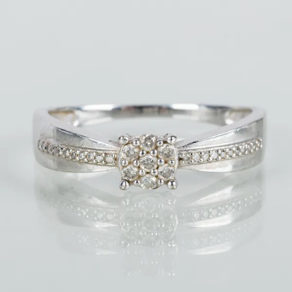 RING, 18k vitguld, med diamanter
