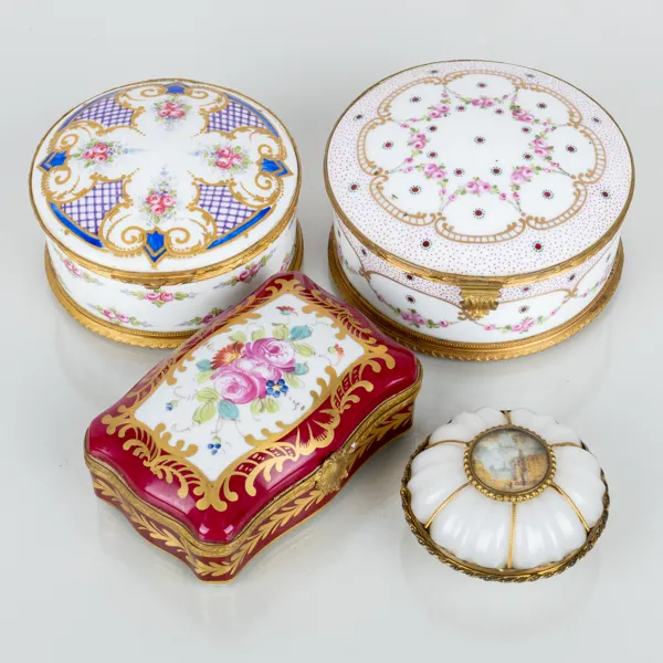 DOSOR, 4 st, porslin och glas, bla Sèvresliknande märke, 1800-/1900-tal
