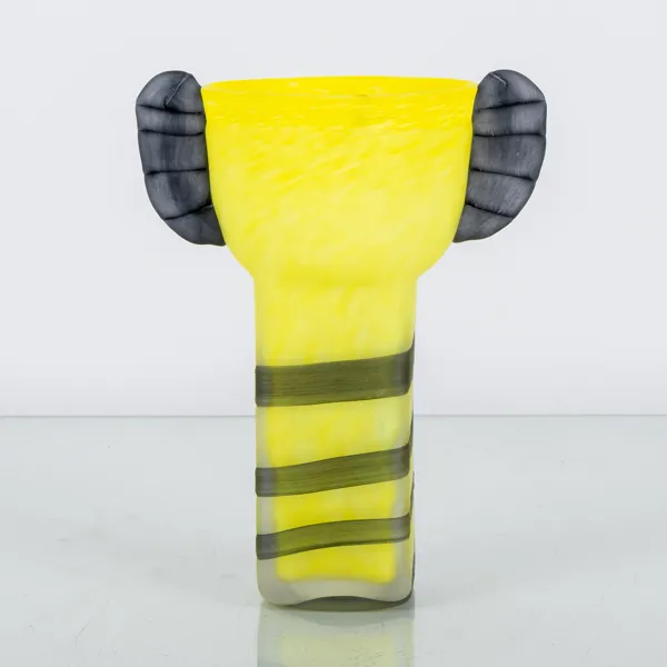 ULRICA HYDMAN-VALLIEN, vas, glas, "Tiger", Kosta Boda, signerad