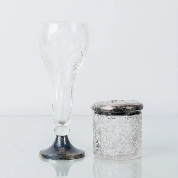 VAS OCH ASK, silver och glas, 1900-talets första hälft